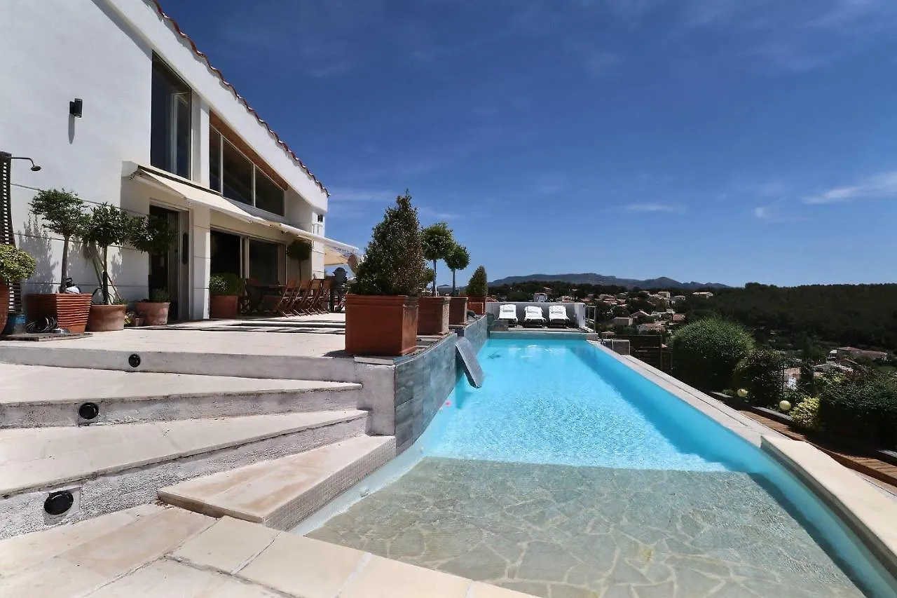 La Villa Blanche Marseille 3*,